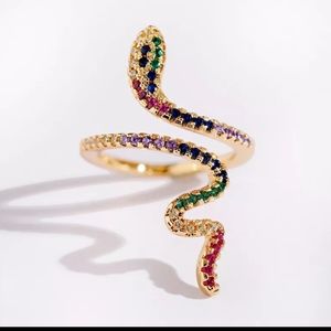 Gorgeous adjustable size snake ring